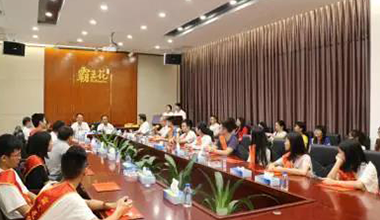 霸王花集團(tuán)13名員工子女喜獲高考獎學(xué)金
