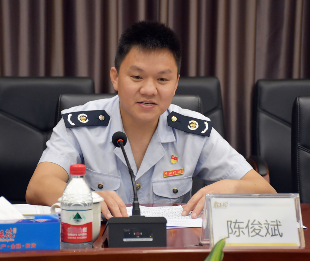 3 國家稅務(wù)總局東源縣稅務(wù)局稅務(wù)顧問團(tuán)代表陳俊斌.jpg